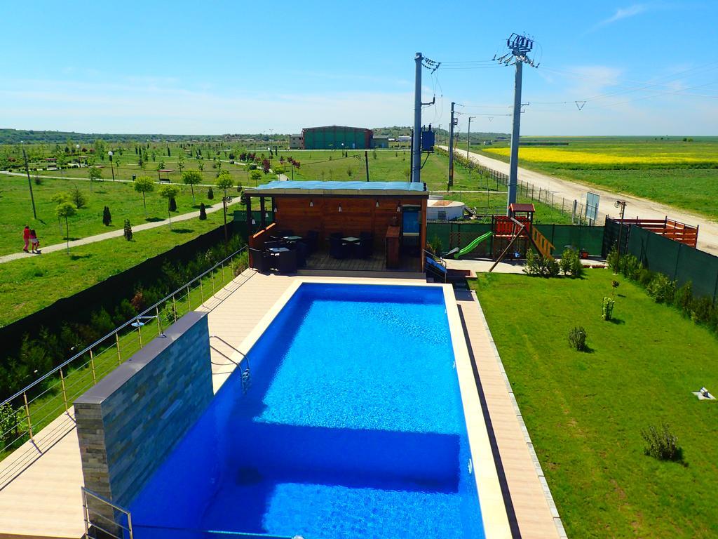 Отель Indeep Club Cumpana  Экстерьер фото